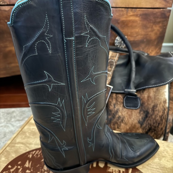LUCCHESE WOMENS CALF HIDE BOOT - Picture 2 of 11